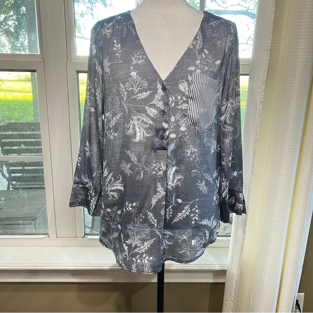 Fred David Silvery Blue Gray Multi Print Stripe‎ Floral V-neck Blouse Tunic